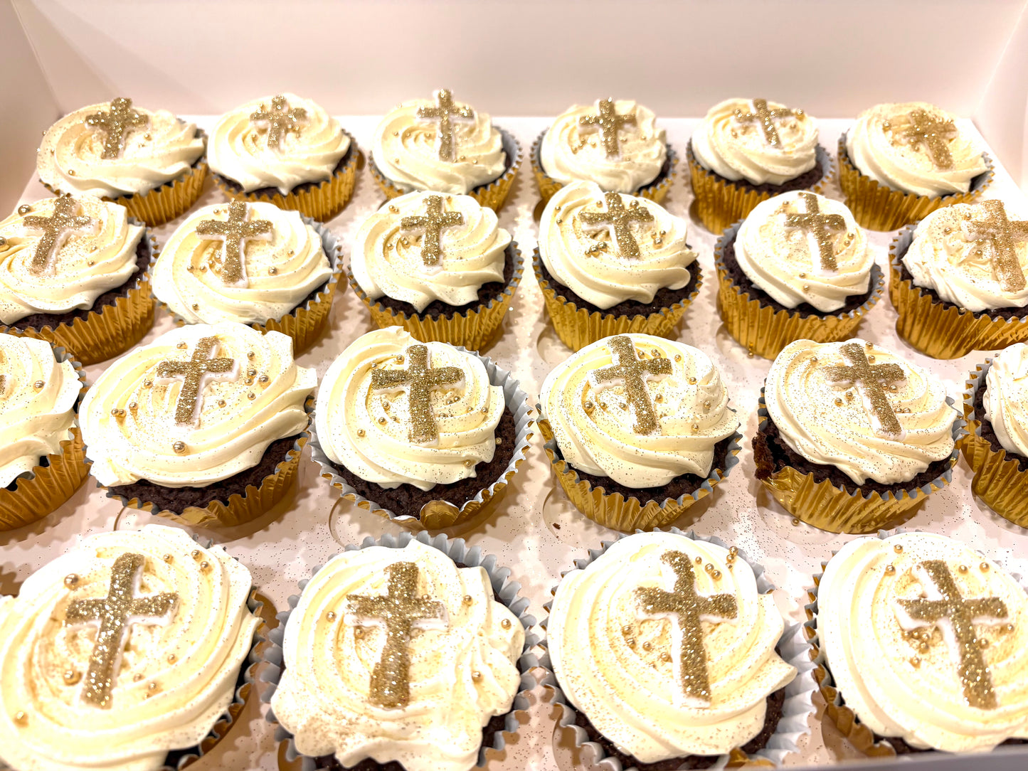 Communion Gold Glitter Cross Cupcakes